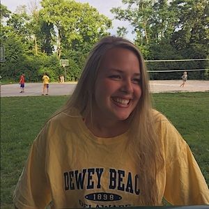 Meet your Posher, Laura